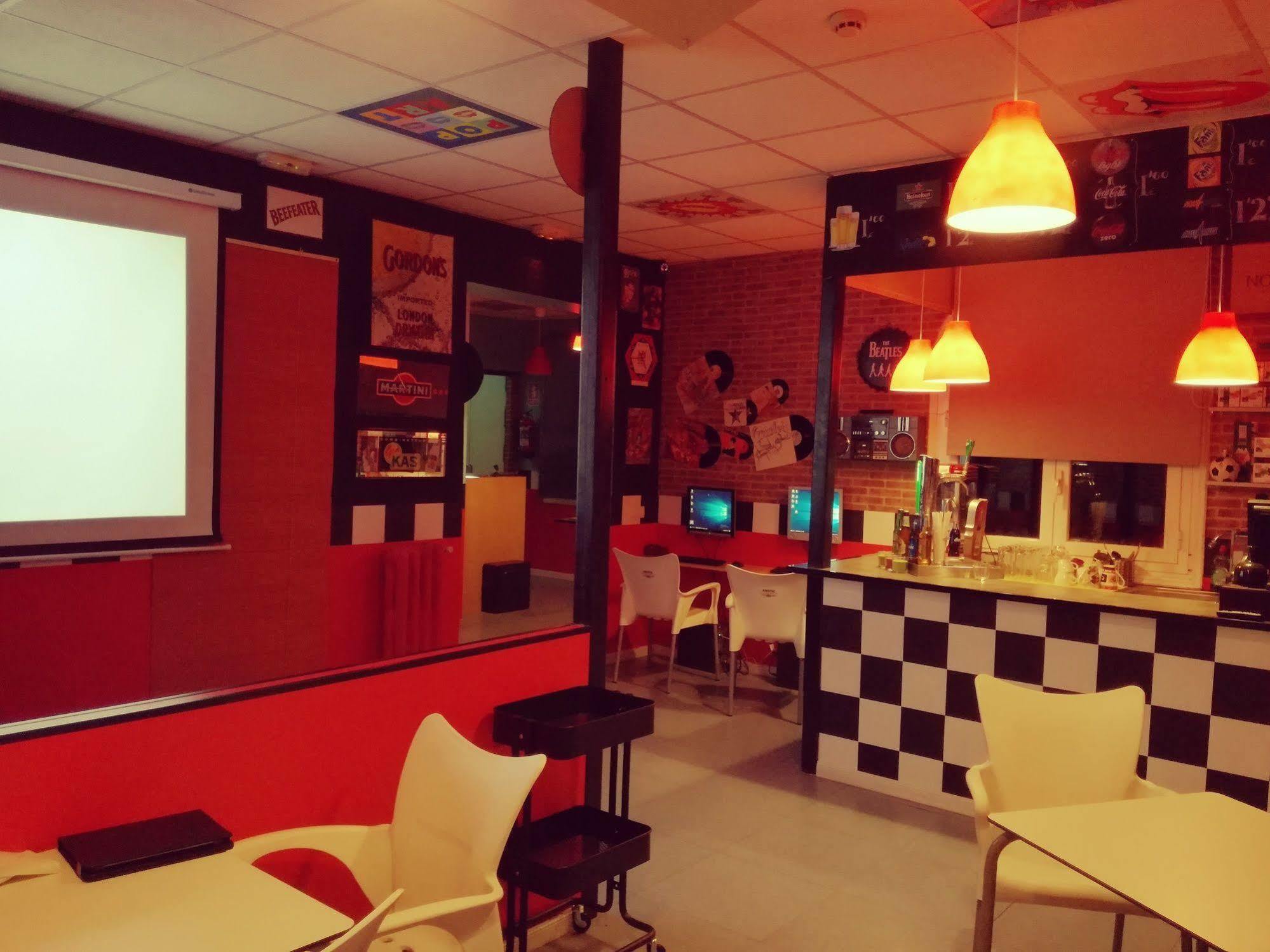 Open Hostel مدريد المظهر الخارجي الصورة